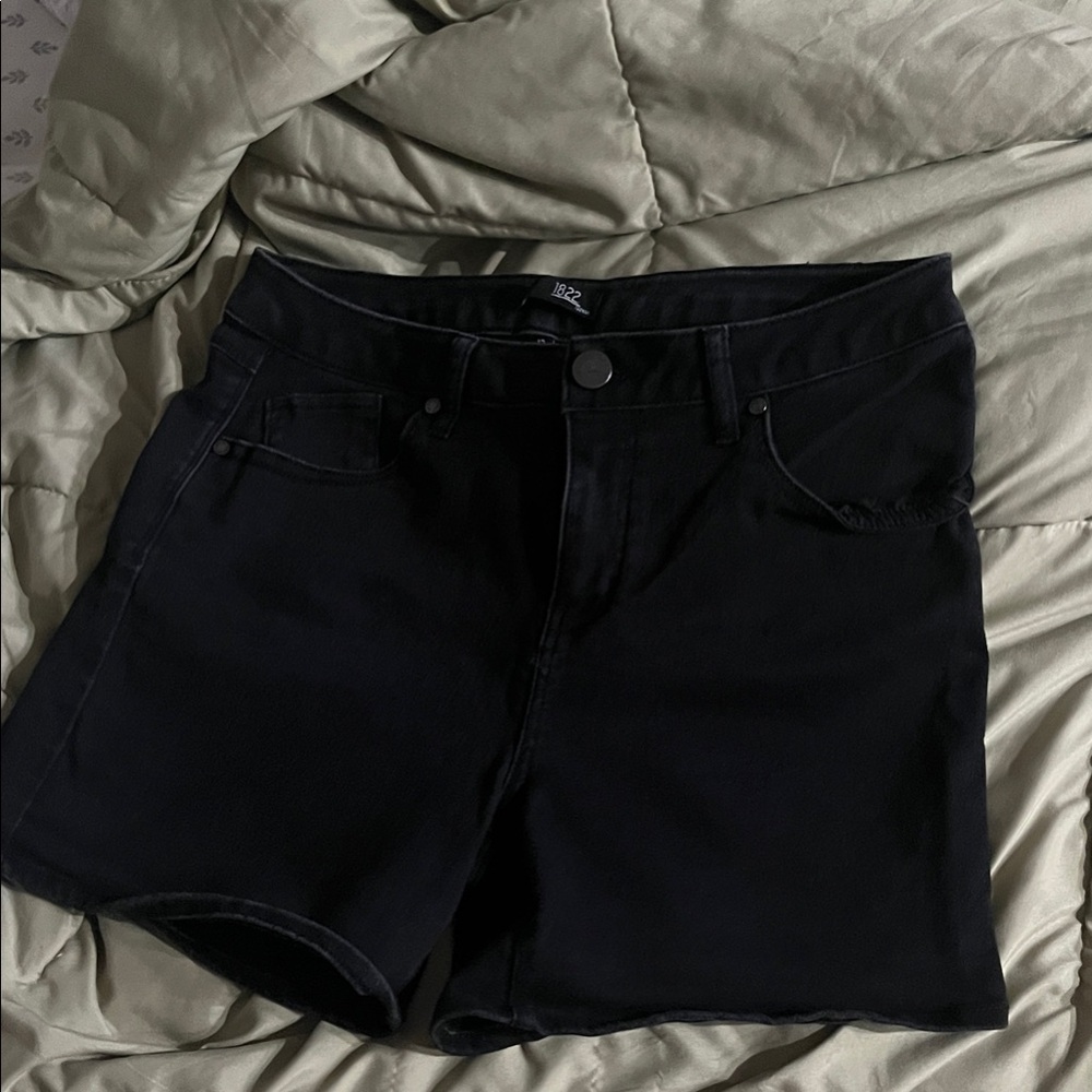 1822 Denim Black High-Rise Shorts